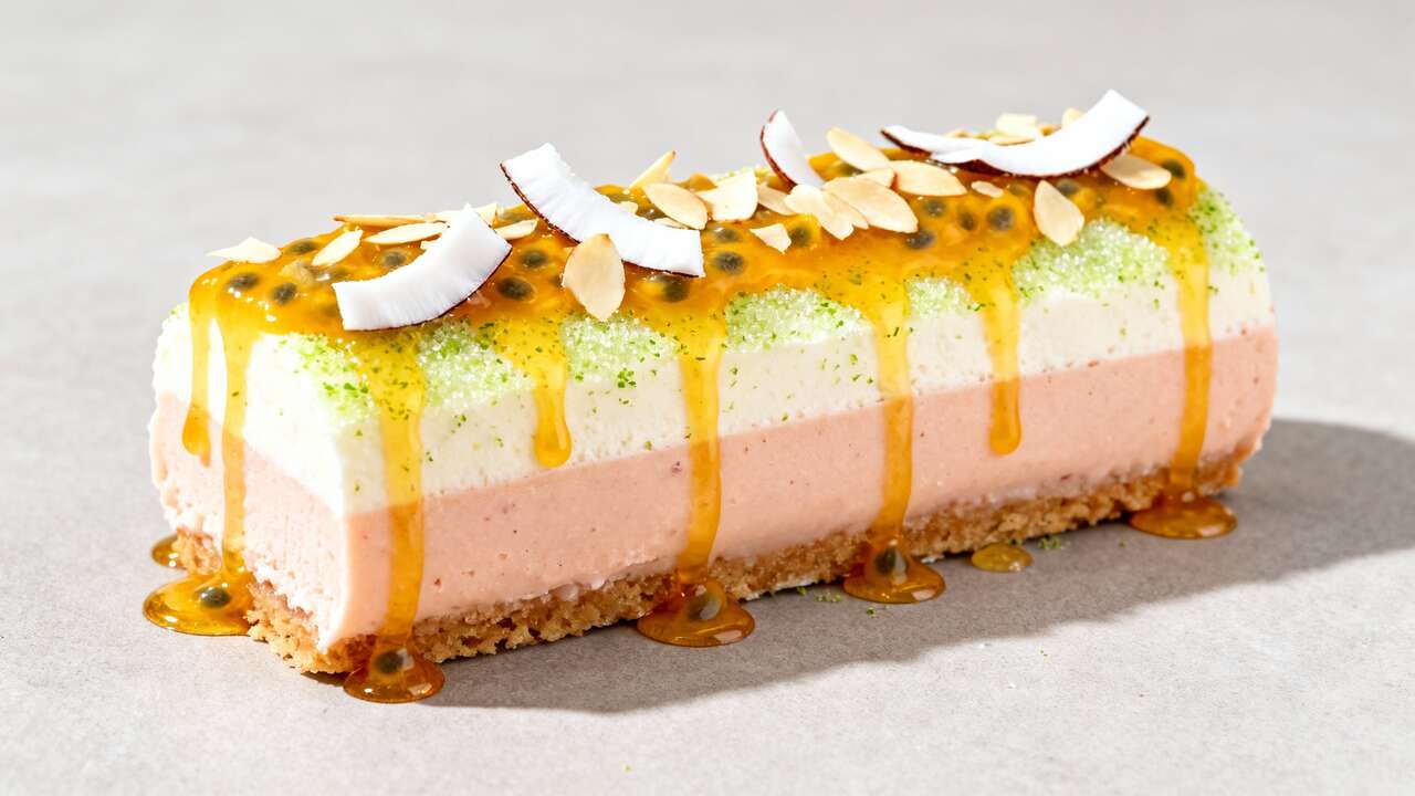 Bûche glacée vegan fruit de la passion et litchi : recette festive
