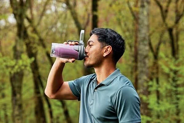 Découvrez notre analyse du mixeur portable Ninja Blast Max : 570 ml de capacité et 3 fonctions de mixage pour une cuisine sans effort.