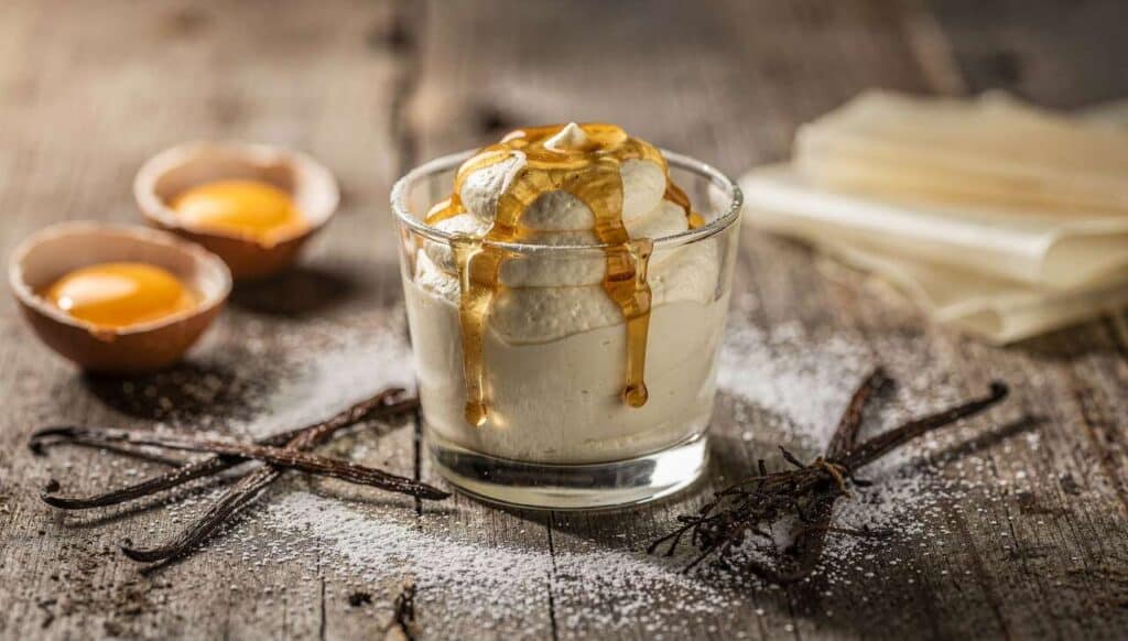 Parfait glacé à la vanille et rhum : recette gourmande