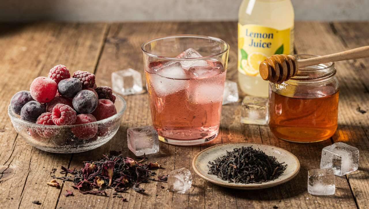 Infusion glacée aux fruits sauvages : recette rafraîchissante