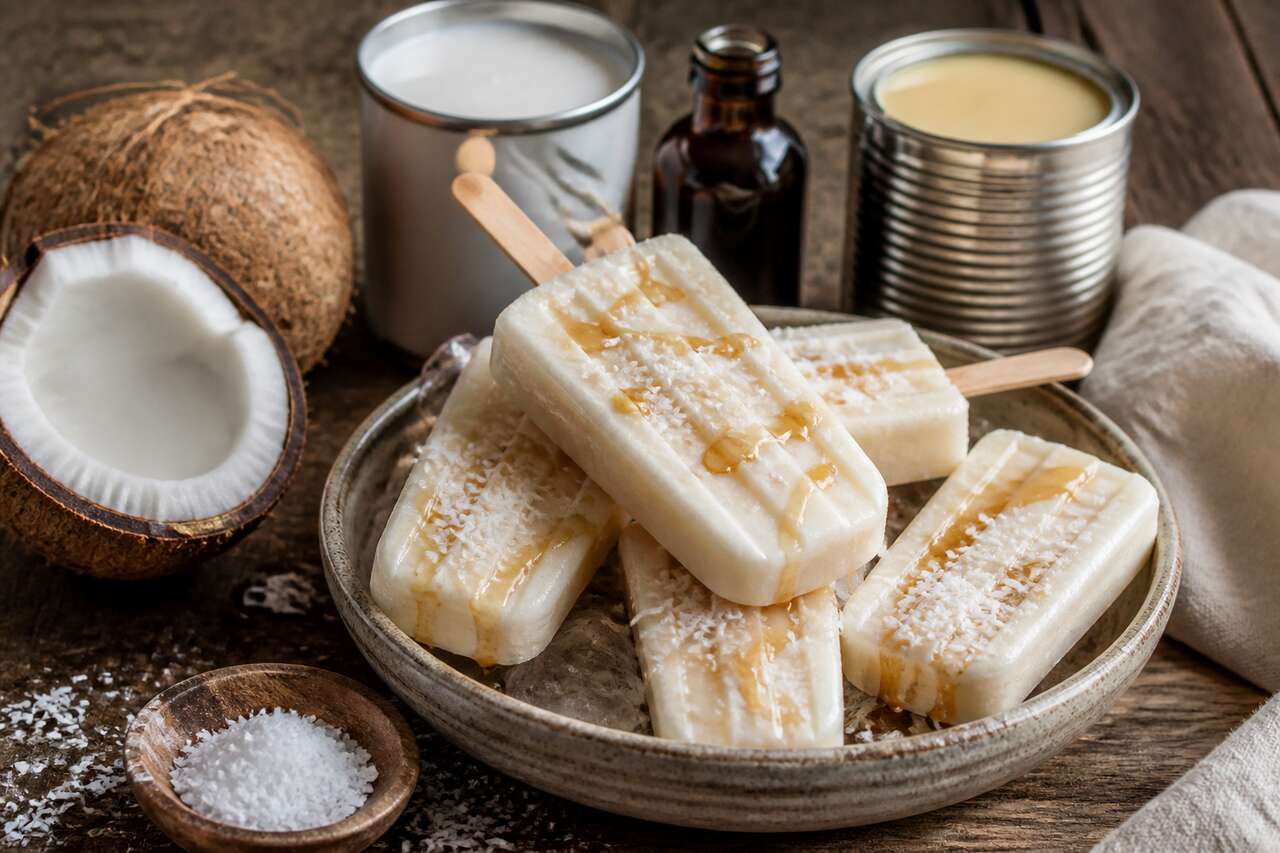 Bâtonnets glacés au lait de coco : une recette rafraîchissante