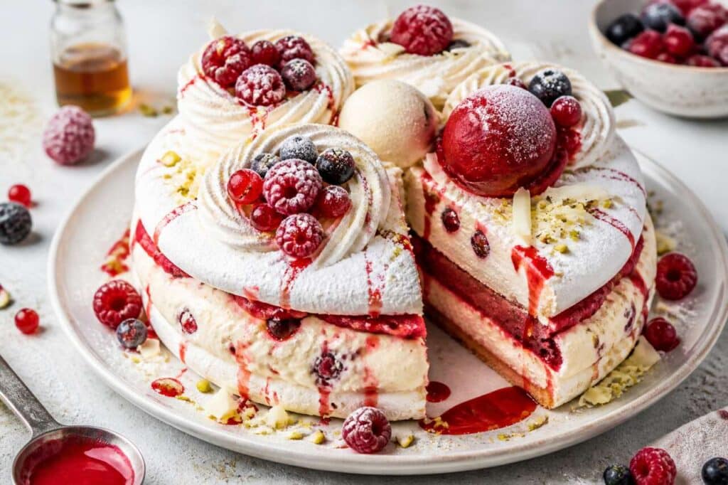 Vacherin glacé aux fruits rouges : recette estivale savoureuse