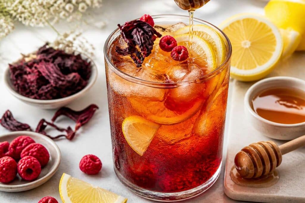 Recette : thé glacé Earl Grey hibiscus et framboise